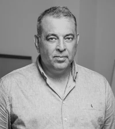 Retrato profissional de Nuno Claro, Cosmik Group